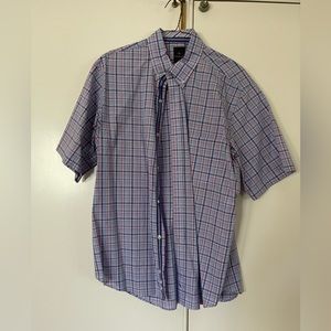 Taylor Byrd short sleeve shirt